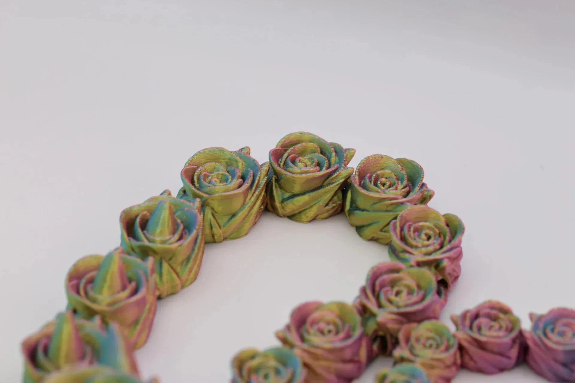 bewegliche Rosenblütenschlange - Elegante Rosenkunst - Schreibtischspielzeug - TobiCrafts3D