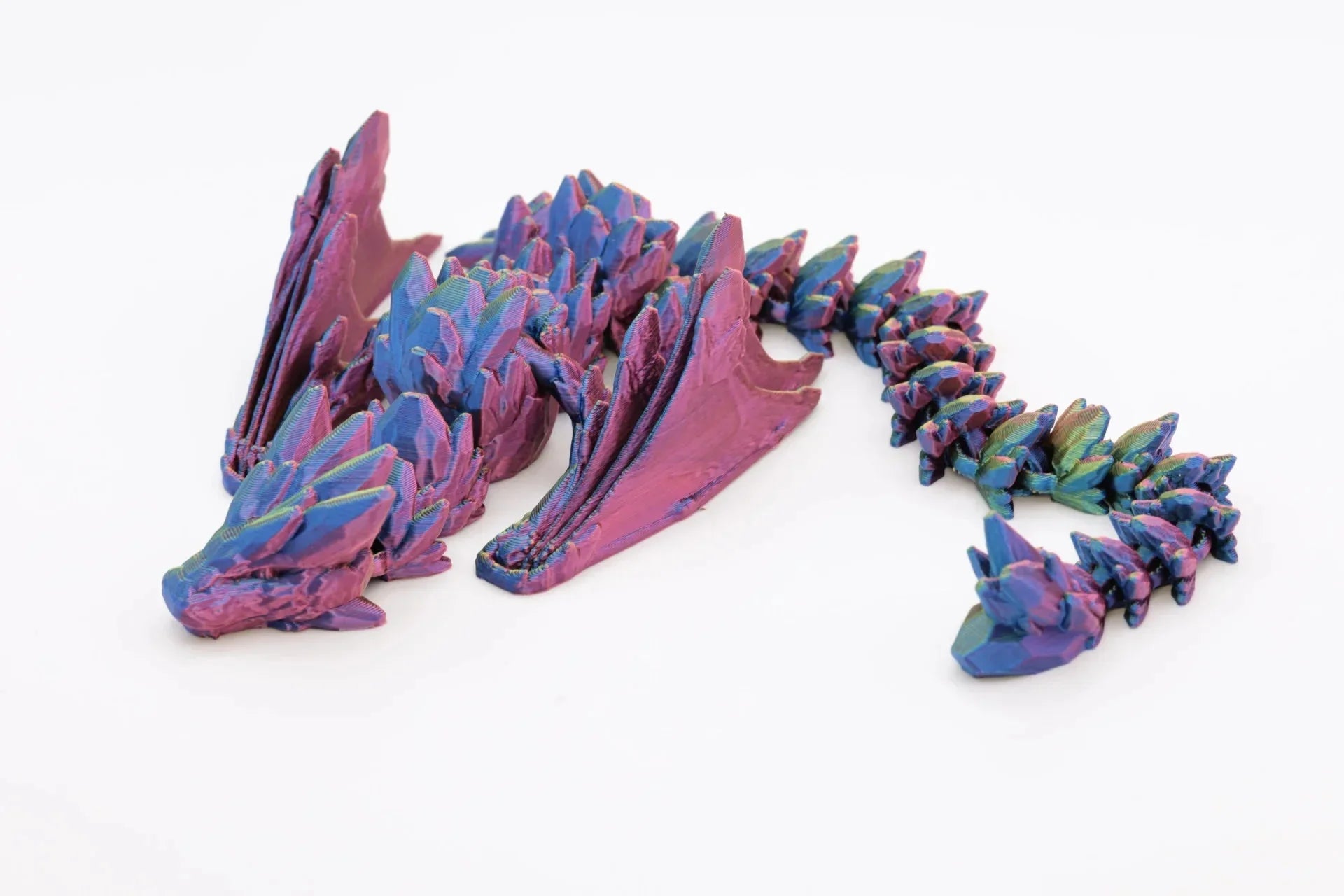 Edelstein Wyvern – Handgefertigte Fantasyfigur mit farbwechselnder Oberfläche – Einzigartige Deko und Sammlerstück - TobiCrafts3D