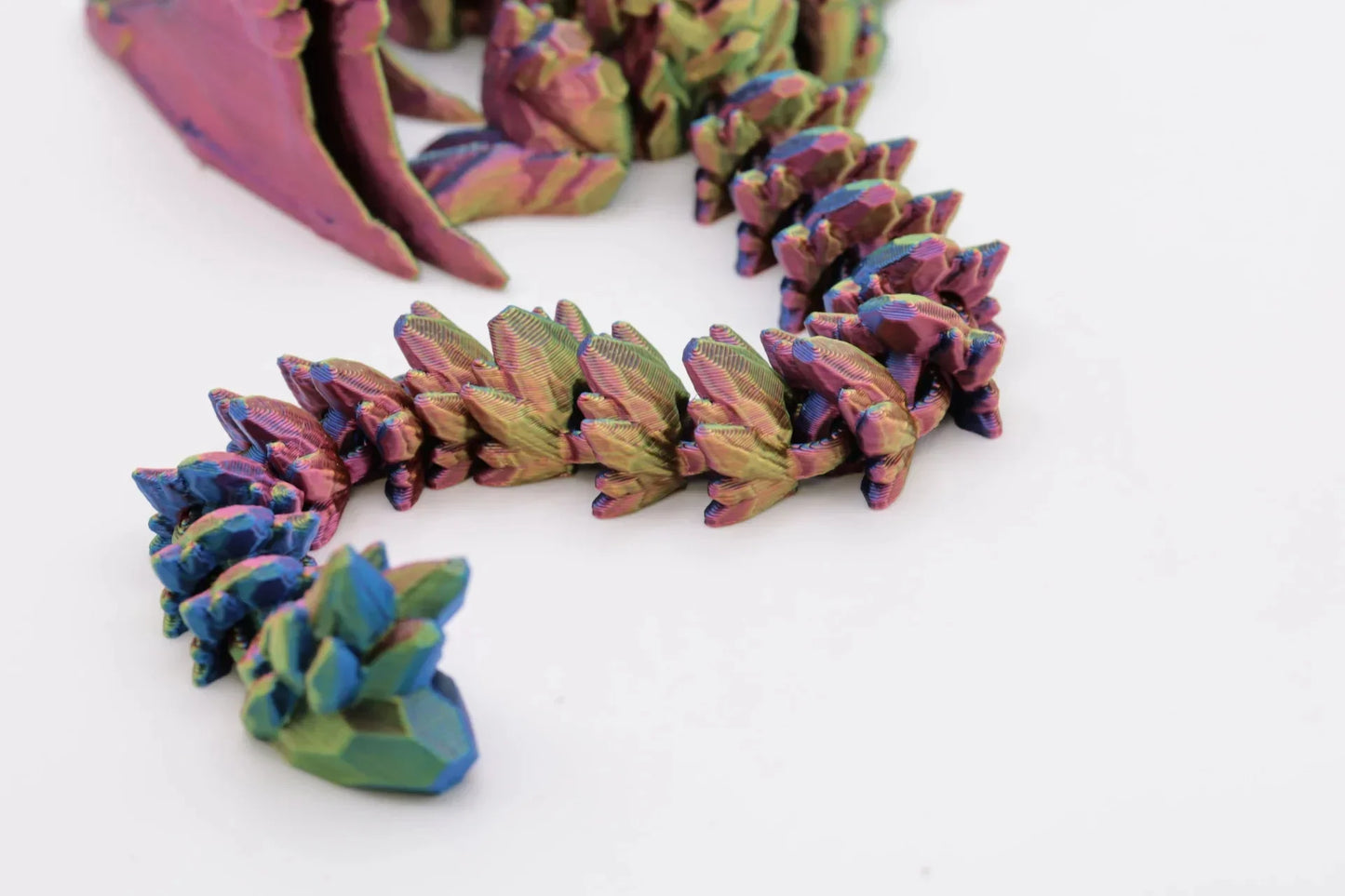 Edelstein Wyvern – Handgefertigte Fantasyfigur mit farbwechselnder Oberfläche – Einzigartige Deko und Sammlerstück - TobiCrafts3D