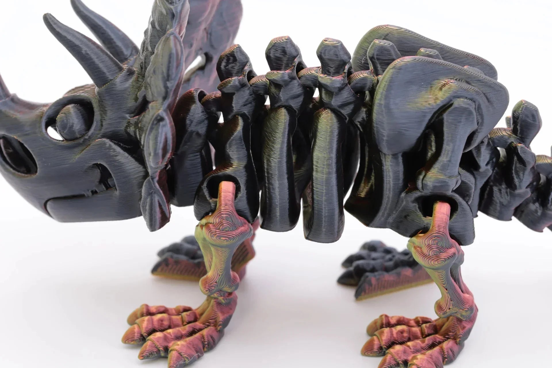 Einzigartiger 3D-gedruckter Triceratops von – Perfektes Geschenk und Fidget Toy für alle Altersgruppen – Farbwechselnder Dinosaurier - TobiCrafts3D