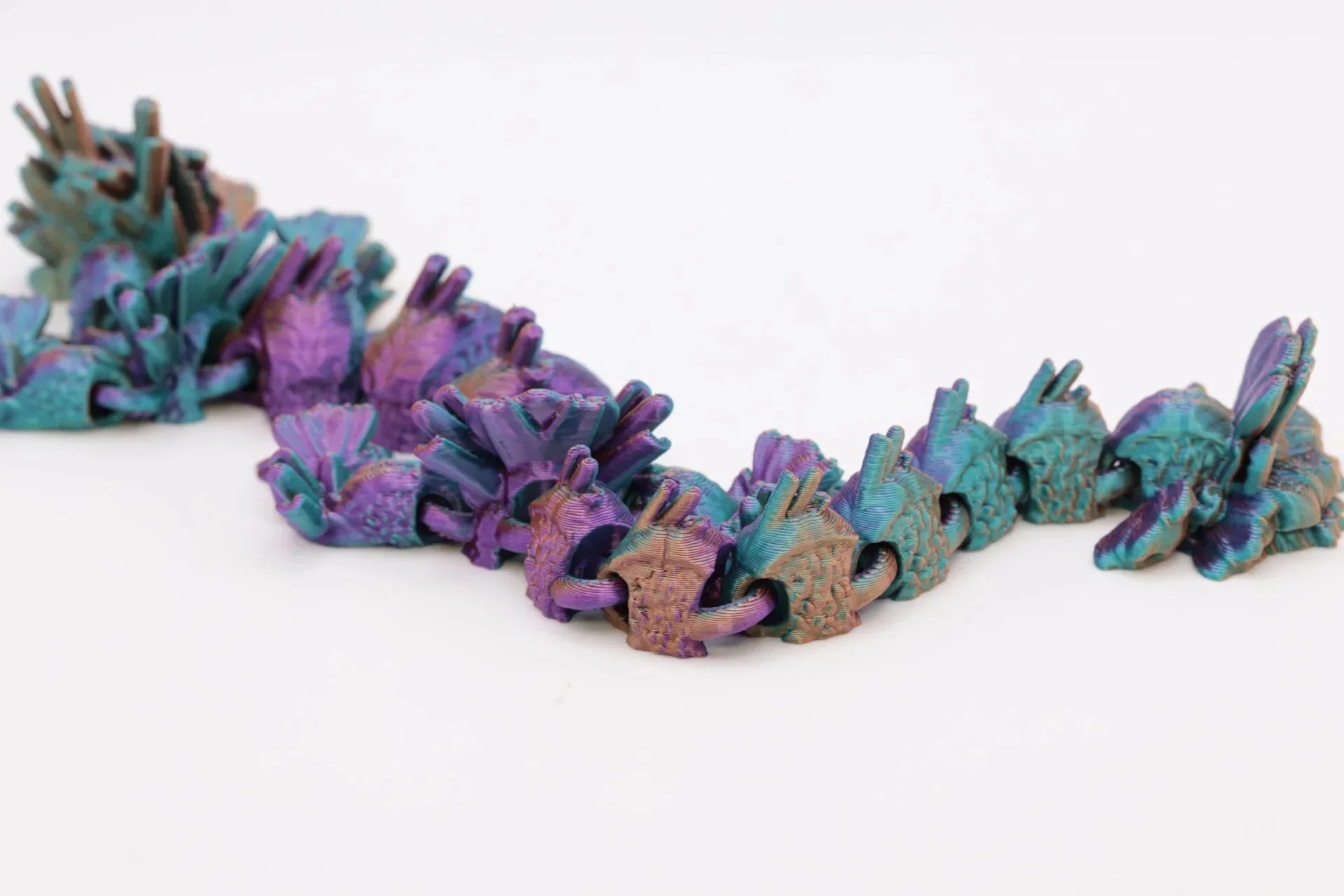 Farbwechselnder Sushidrache – flexible Drachenfigur aus PLA für Fantasy-Fans - Schrebtischspielzeug - TobiCrafts3D