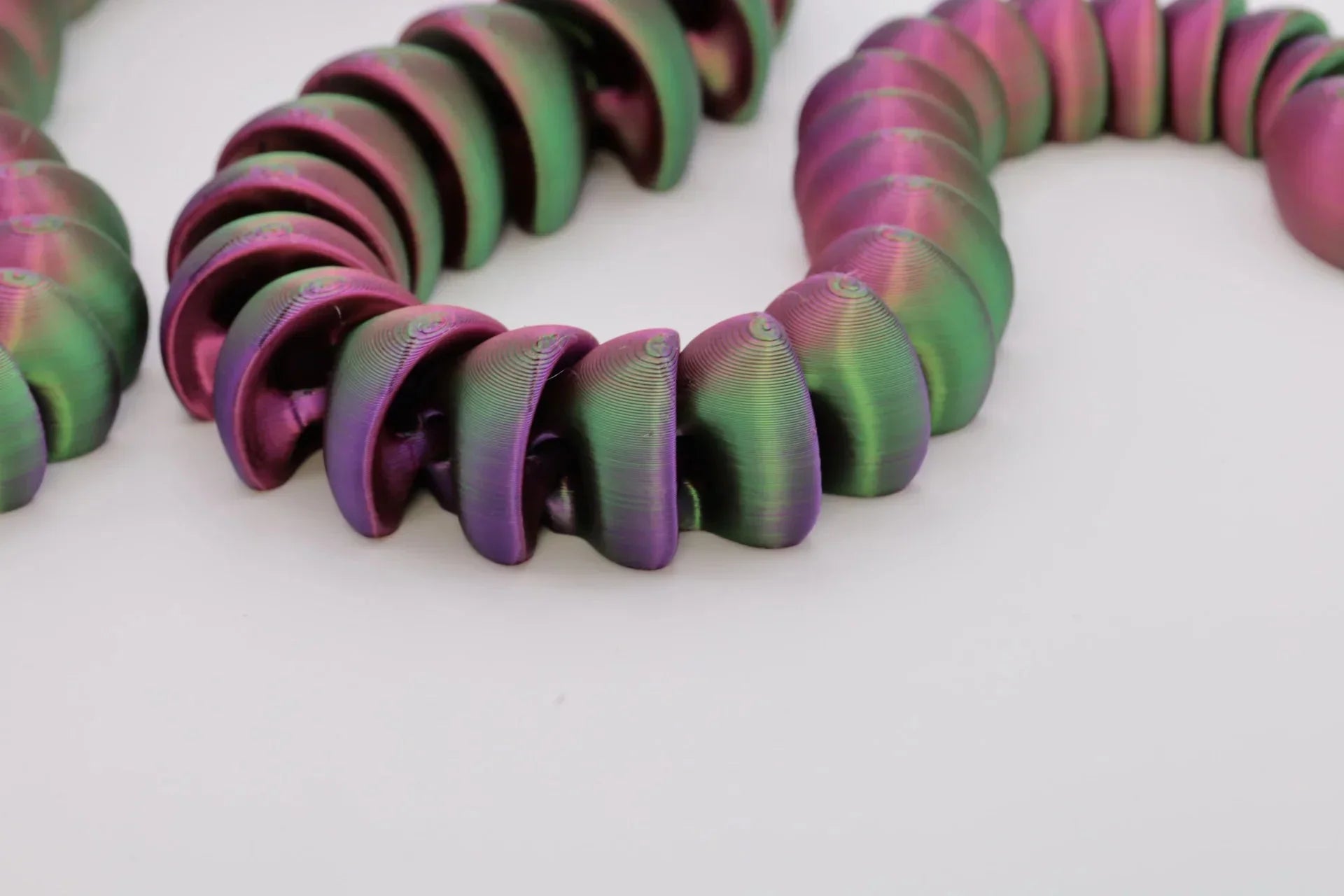 Flexible Schlange Fidget Toy – Handgefertigte, farbwechselnde Schlange für Deko, Spiel und Sammlung - TobiCrafts3D