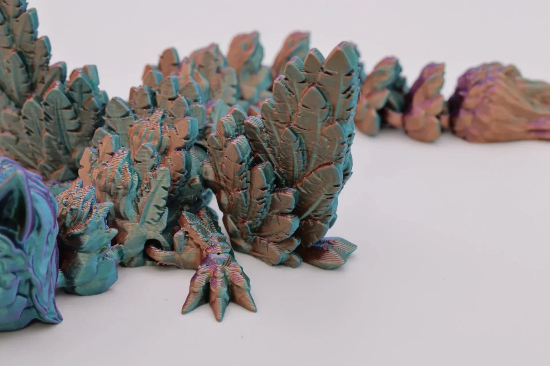 Flexibler Einhorndrache – Handgefertigtes Fidget Toy mit schimmerndem Farbwechsel-Effekt für Deko & Sammlung - TobiCrafts3D