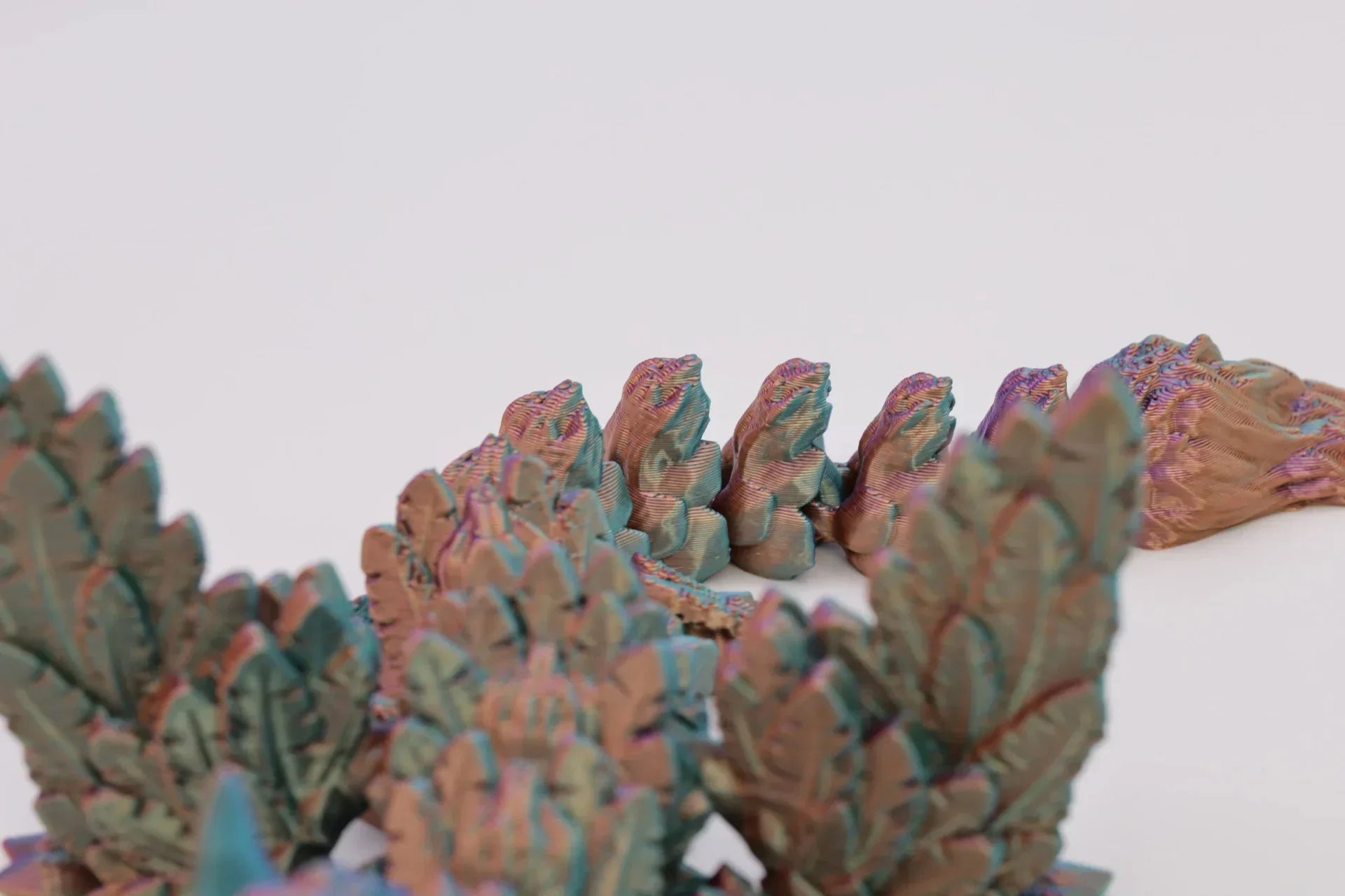 Flexibler Einhorndrache – Handgefertigtes Fidget Toy mit schimmerndem Farbwechsel-Effekt für Deko & Sammlung - TobiCrafts3D